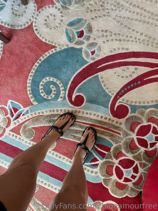 Teasing my Foot Fetish lovers.  Love when you worship my fee..