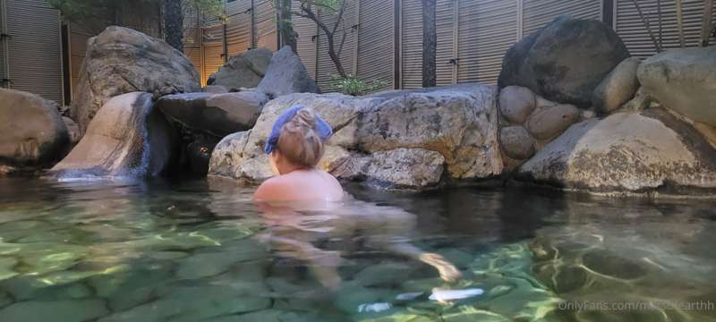 Swipe for onsen😘 4