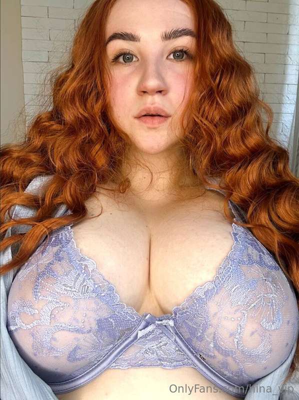 😈She @riddle_girl is free today for you😈Busty hottie @riddle..