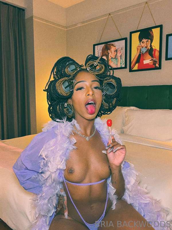 Briabackwoods - Onlyfans - 01 Oct, 2022