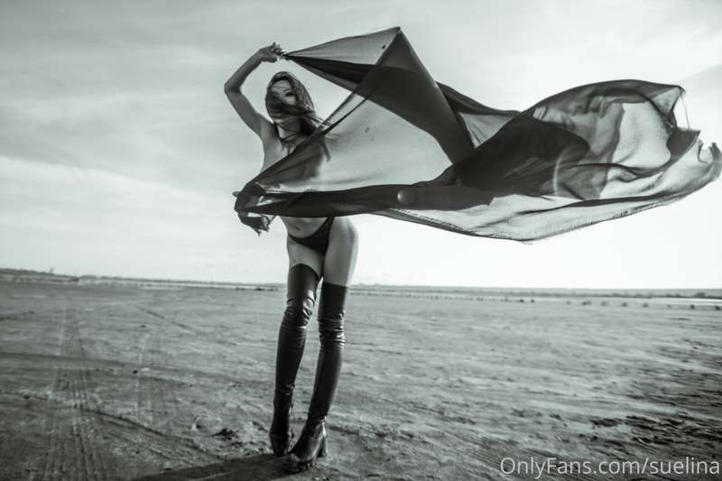 I will cling to your sweet lips-to enjoy a moment of Paradis..