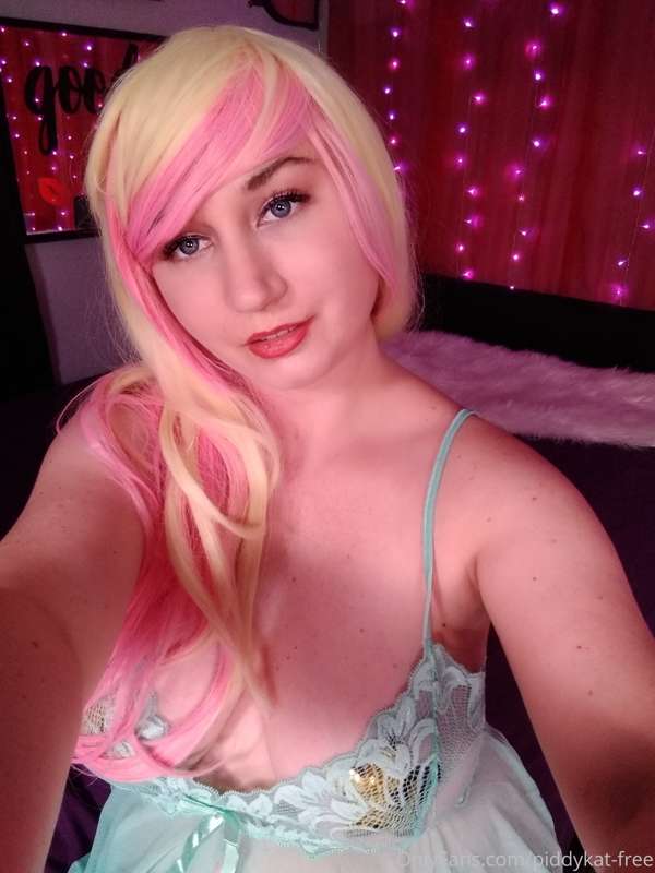 Is this a face you would kiss? 💋