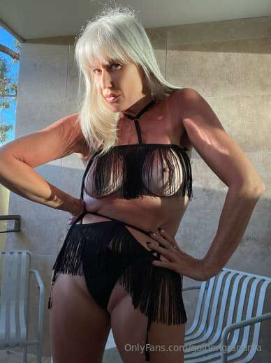 This GILF is single, naughty, and absolutely insatiable… Can..