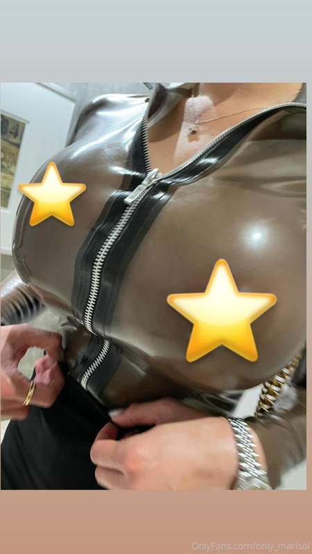 Tip  me 5$ to see it without stars babe😘