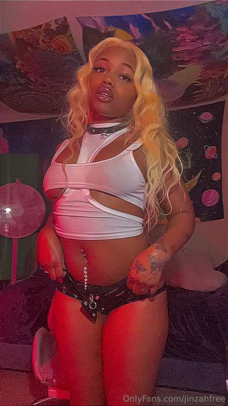 Wanna see me in a specific costume? Dm me and lmk 🥴 6