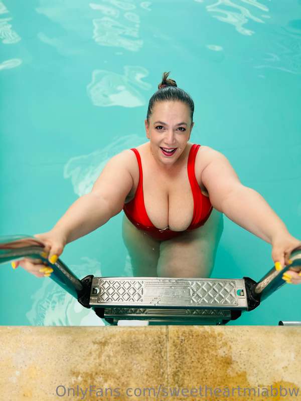 My face going in the cold-ish water 🤣🤣🤣😘 4