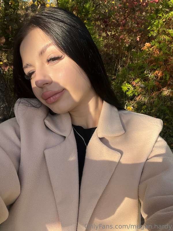 Ever fucked a girl out in the sun? 😈
