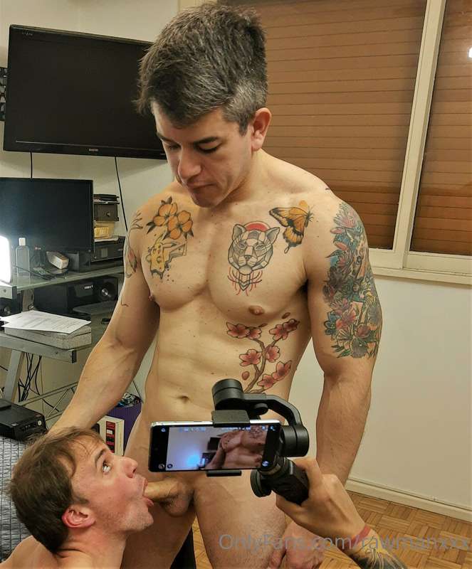 🇺🇸 Jonas Matt came to fuck with Fede Tattoo but couldn't res..