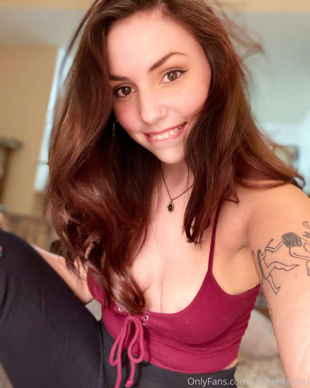 I took a lil photo shoot before logging onto MFC, come hang ..