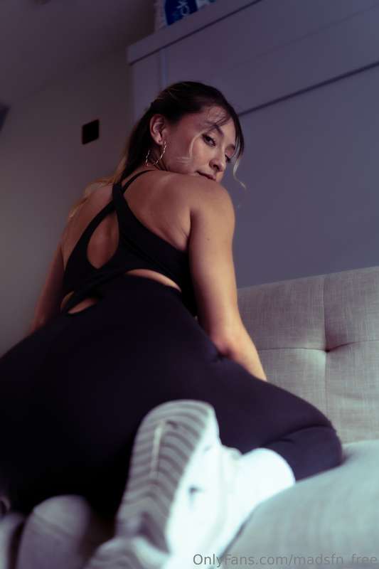 Can I sit on your face? 😏 1
