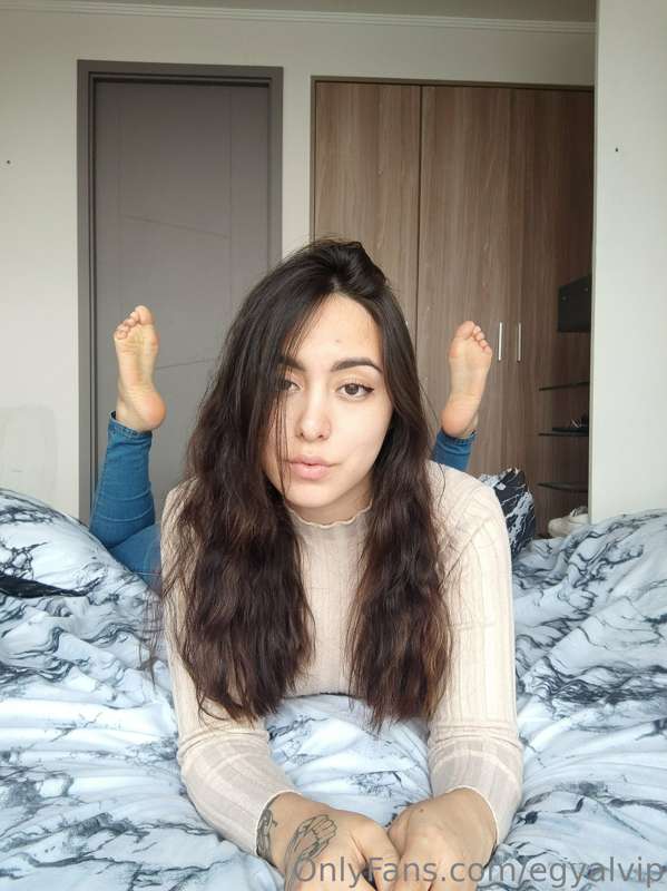 DAILY DOUBLE CONTENT 🩷🩷🩷🩷
1.- preview of my new video
2.- so.. 33
