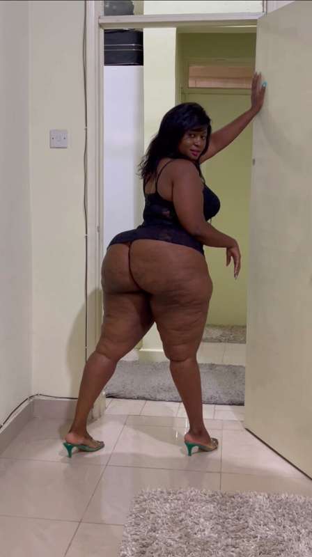 Cover my ass with 💦💦 can’t wait baby   Check your dms now fo..