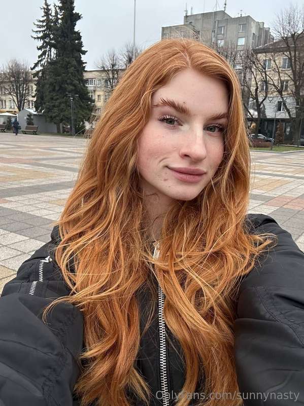сооld dааys, but fііrе іnsііdе kеерs mе wааrm… plааyful smіі..