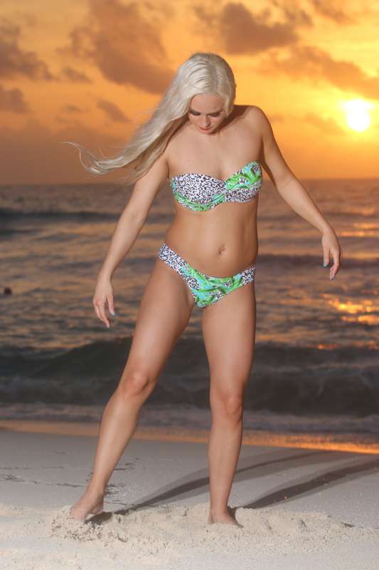 Raw sexy bikini images from Cancun Mexico :* :* love sharing.. 11