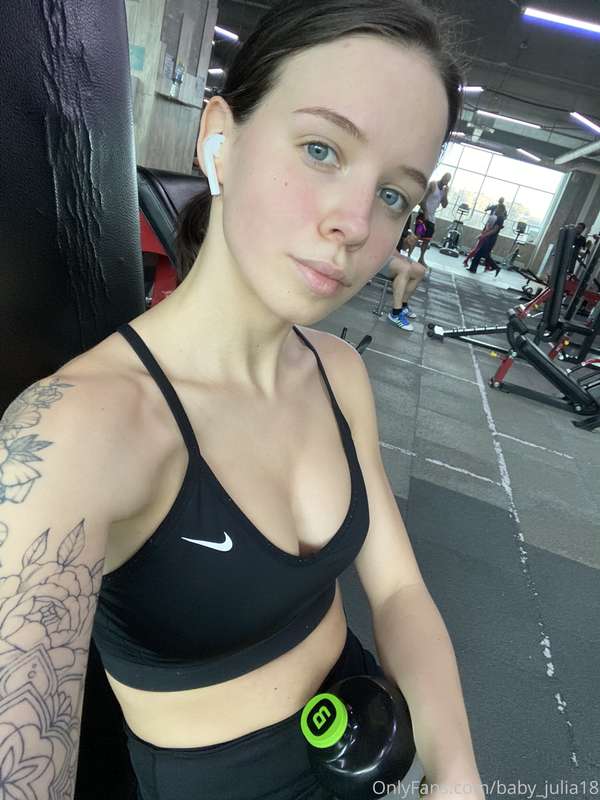 Baby_Julia18Free - Onlyfans - 01 Apr, 2021