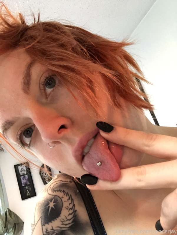 Feel like me again with black nails