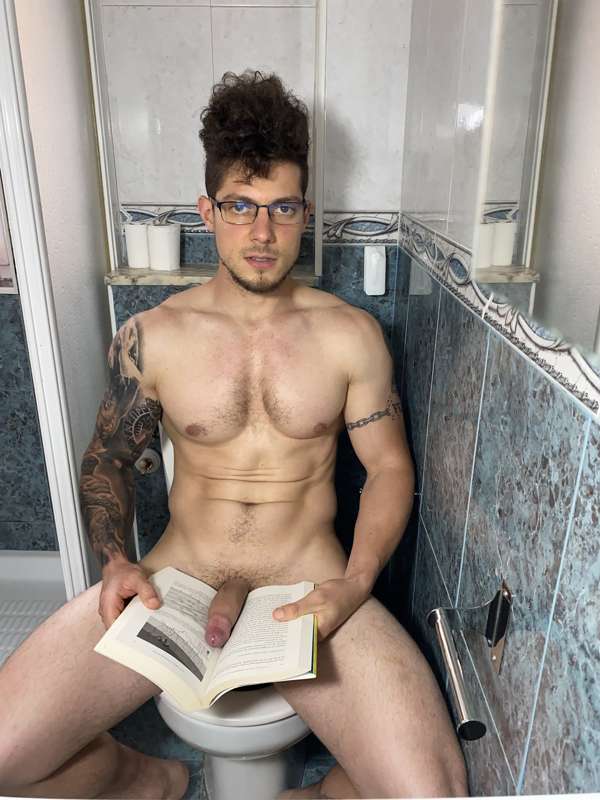 Glasses Babe?😈 Check Your DM 🥵