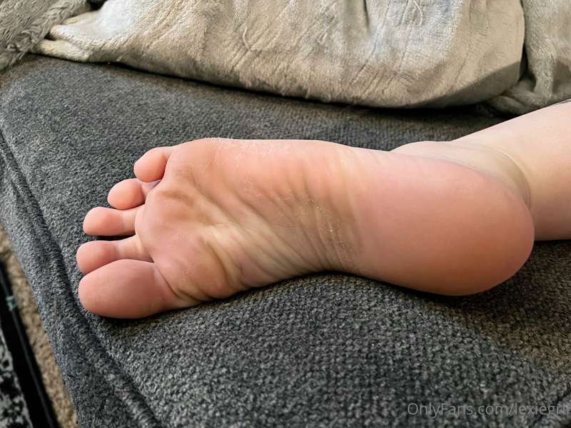 Also my feet have been superrr dry from the weather warming .. 3