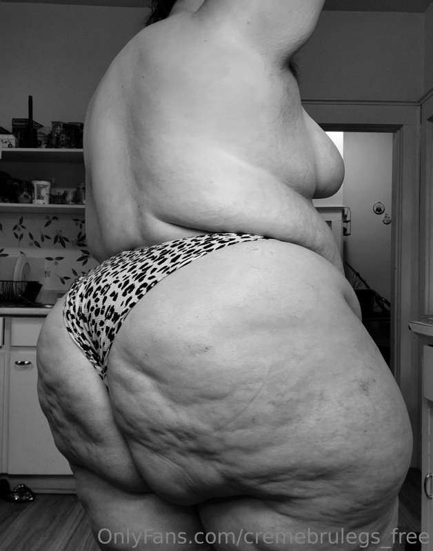 Cremebrulegs_Free - Onlyfans - 19 Sep, 2022