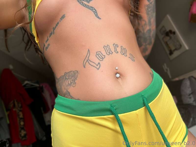 Do you like when i wear yellow? 🥰💛