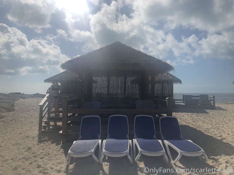 Missing last year’s vacation with the private cabana 😍 4