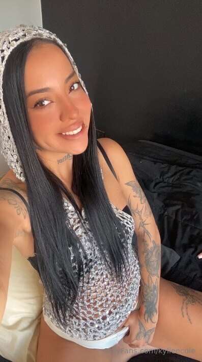 Feeling extra naughty… Who’s bold enough to message me?