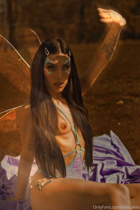 Beware of the fae 🧚‍♀️ 1