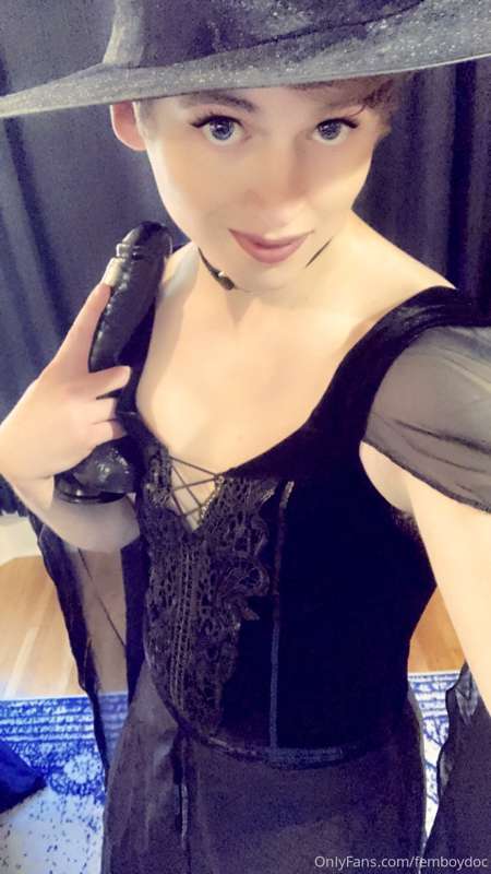 Witch and cheerleader costume pics n clips 👻 2