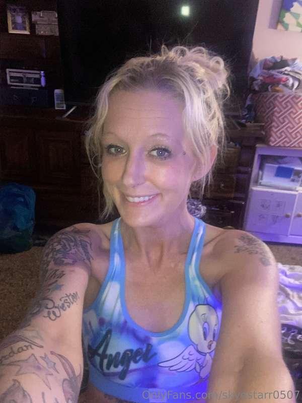 I’m ME laid back fun sexy and chill. Everyone who’s met me k.. 34