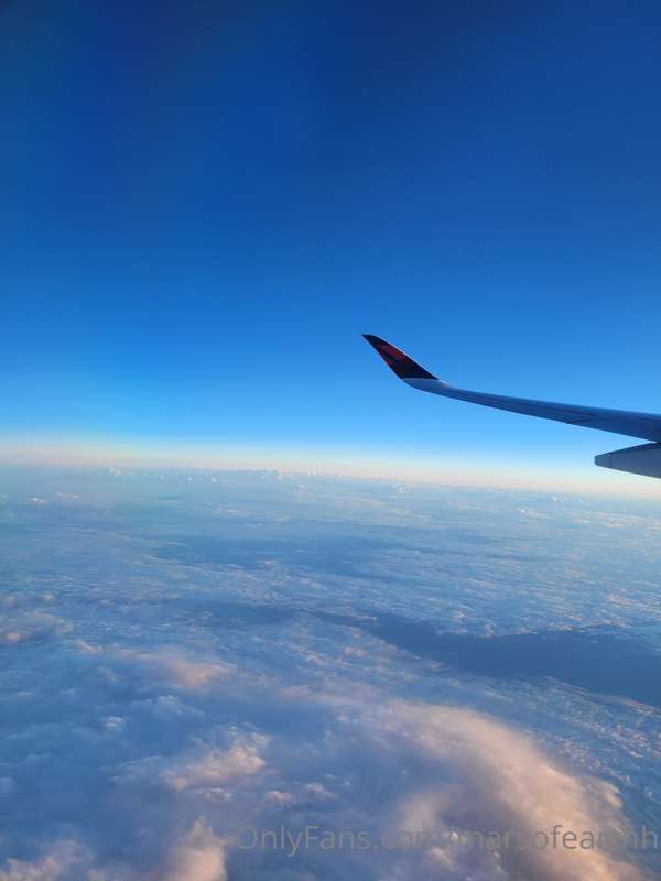 Who here likes plane selfies?? 11
