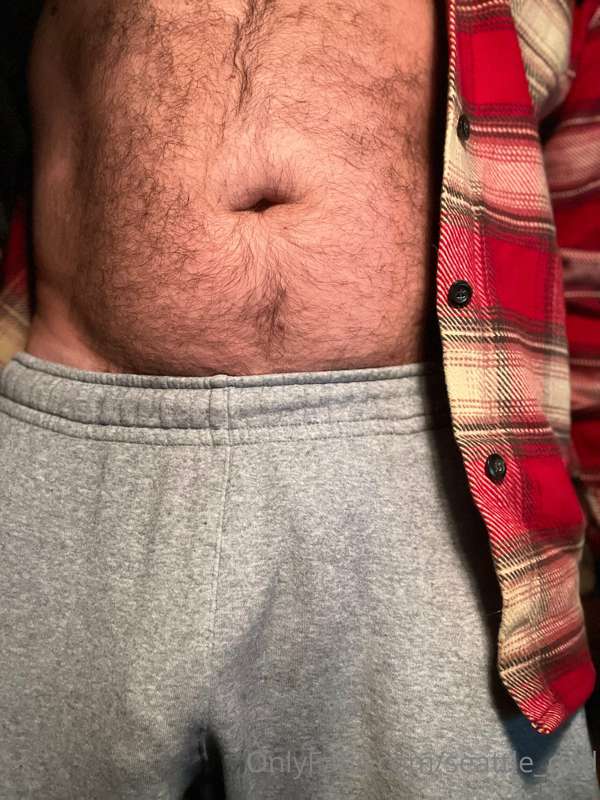 I got home from work and is very horny. Anybody want to help.. 4
