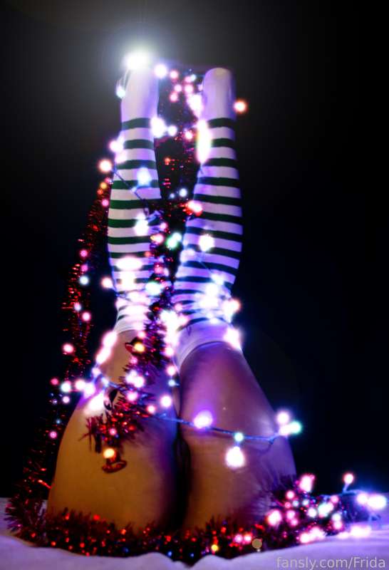 Frida - Fansly - 12 Dec, 2021 2