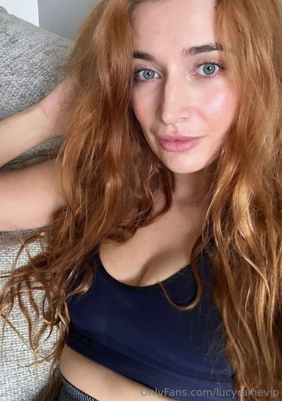 Swipe to pull my tits out my sports bra 😉 