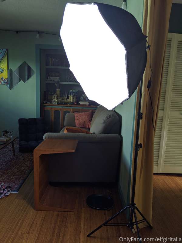 I've been experimenting with this cool giant light that a ki..