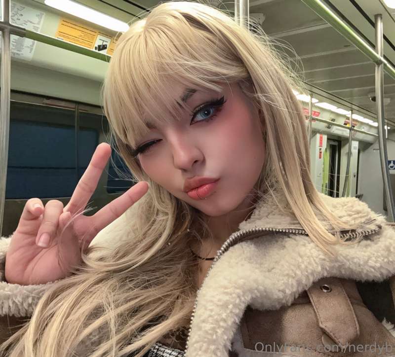 Hey-e-e! (˶ᵔ ᵕ ᵔ˶)˚.🎀༘⋆How is your weekend going so far? Any..