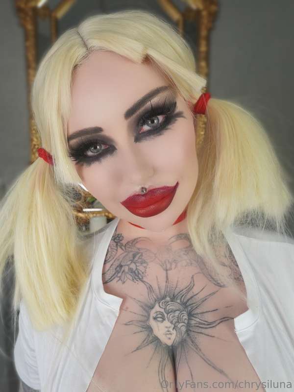 Maybe I can play with someone like you with my teeth?😋😏👄
