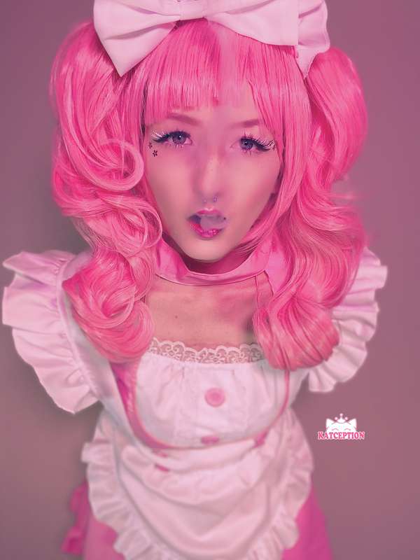 Maid 💓 I wanted to wear the bow on my head instead of my dre..