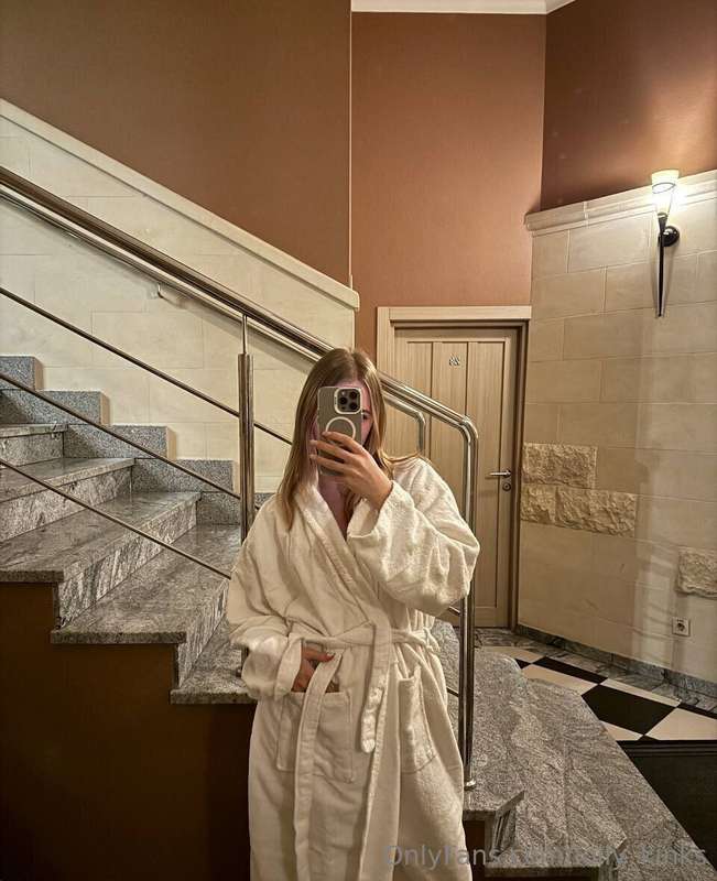 Rate my spa look from 1 to I’m the fluffiest thing you’ve ev..