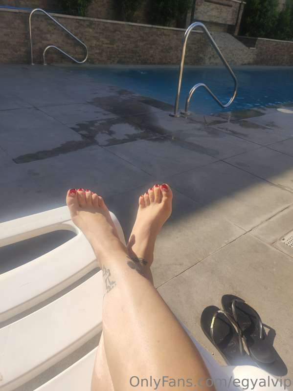 Ticklelovers time 🙊🔥💧
And many pics in the swimming pool 💧 13