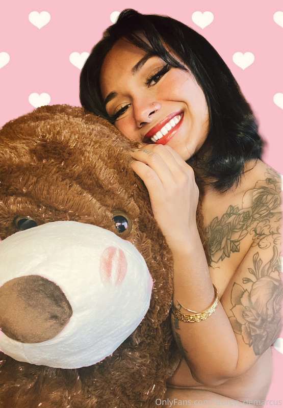 🌹 HAPPY VALENTINES DAY 🌹  i am the luckiest girl in the worl.. 4