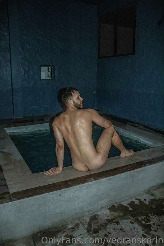 Siempre es bueno meterse a la piscina - It's always good to .. 3