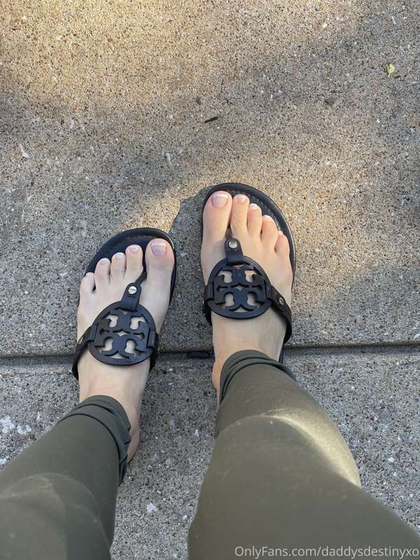 Happy Toesday!! Y’all are lucky I live in the south and get .. 2