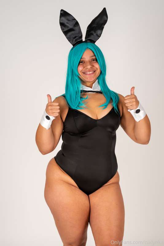 My first batch of the Bunny Bulma photoset! I hope you enjoy..