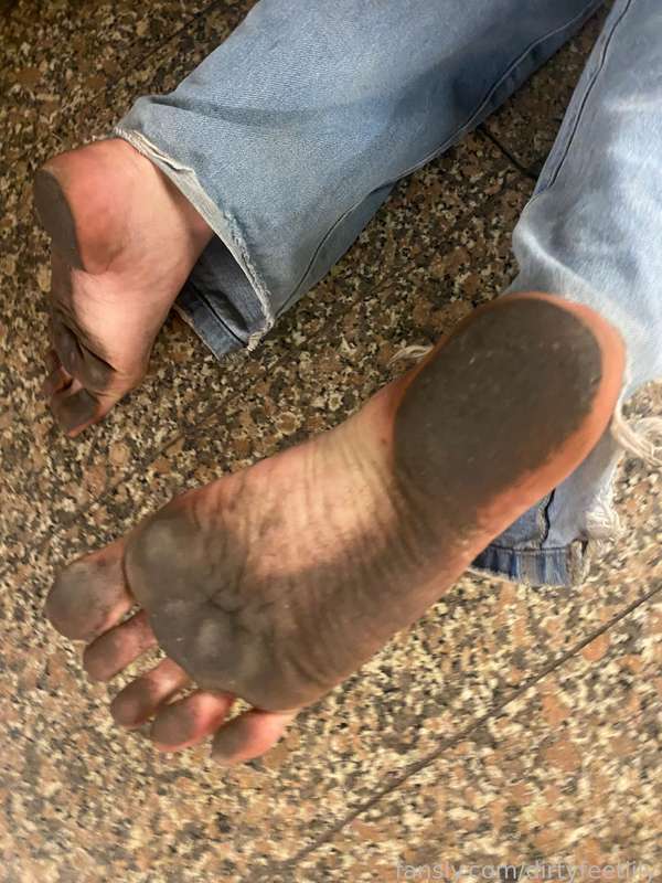 Dirtyfeetlily - Fansly - 30 Apr, 2025 4
