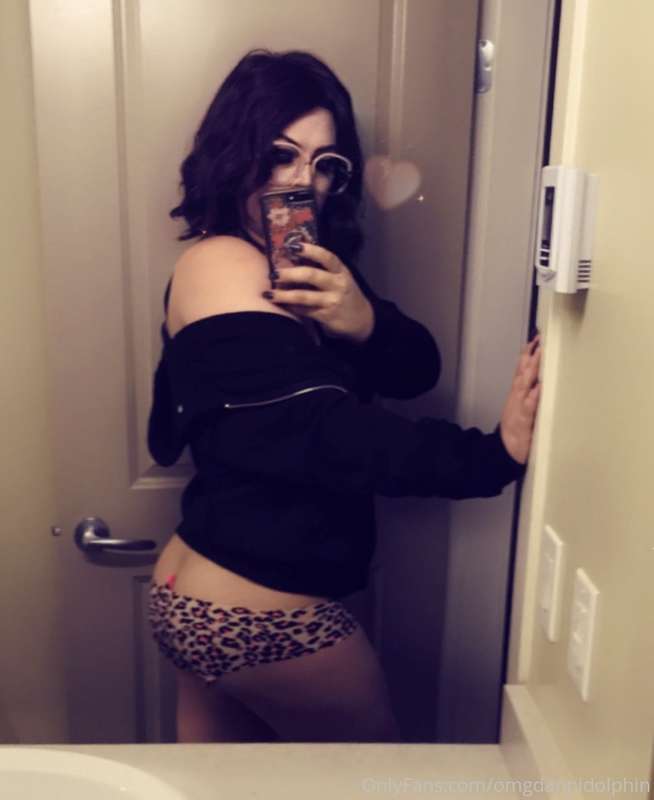 Snap filter booty gal. Good morning or whatever time it is f.. 1