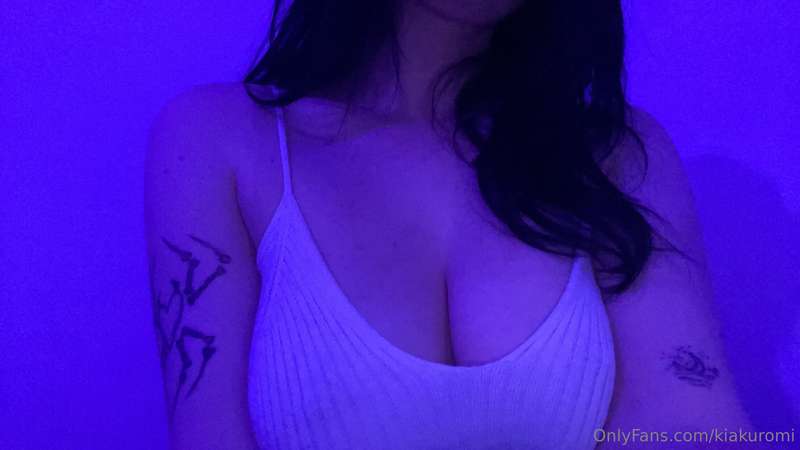 Some titty focussed content for my boob lovers <3 8