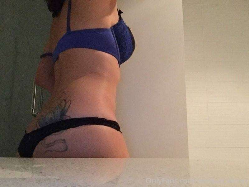 Let strip for you guys 💋 2