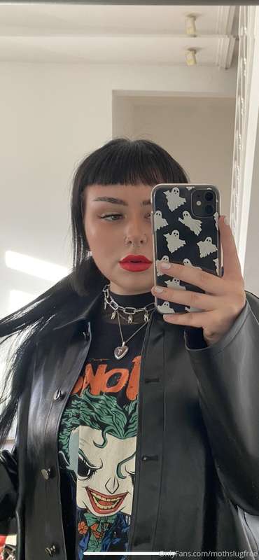 anyone wanna chat for a bit? i’m free