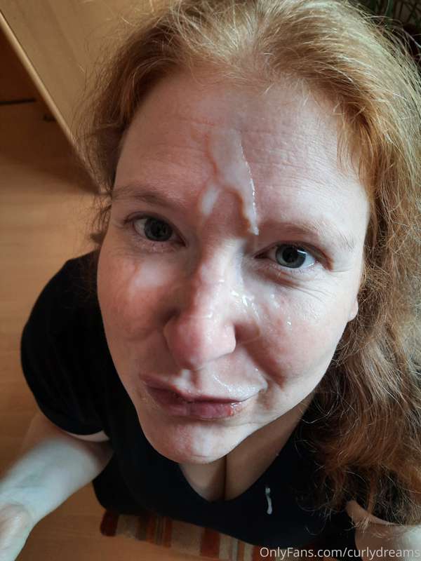 Spermaface
Ich liebe Sperma :) am liebsten habe ich es im Ge.. 4