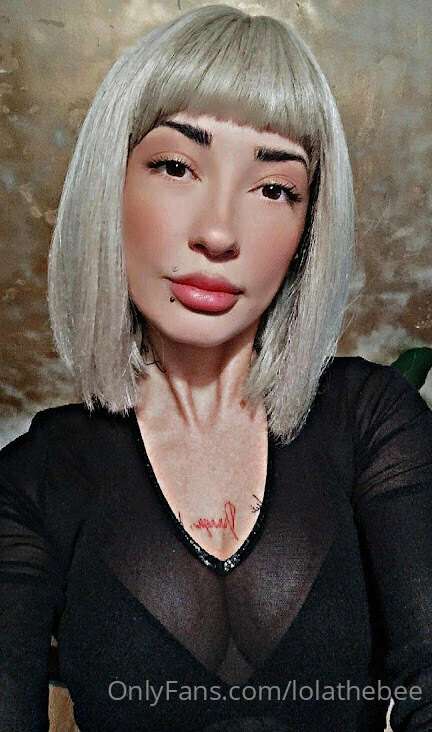 Look me in the eyes and tell me what you wanna do with me 💫💥..